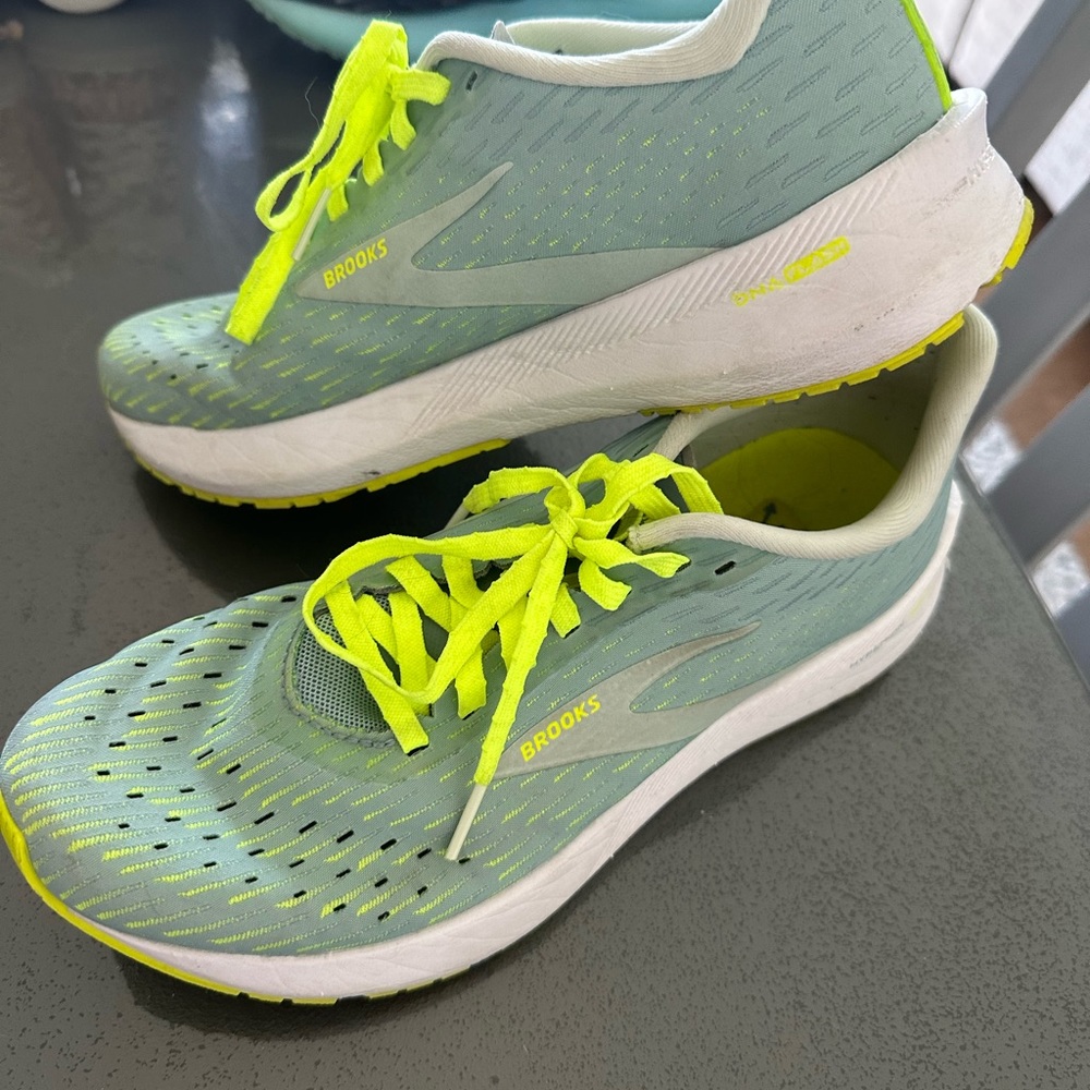 Brooks- Hyperion size 8.5